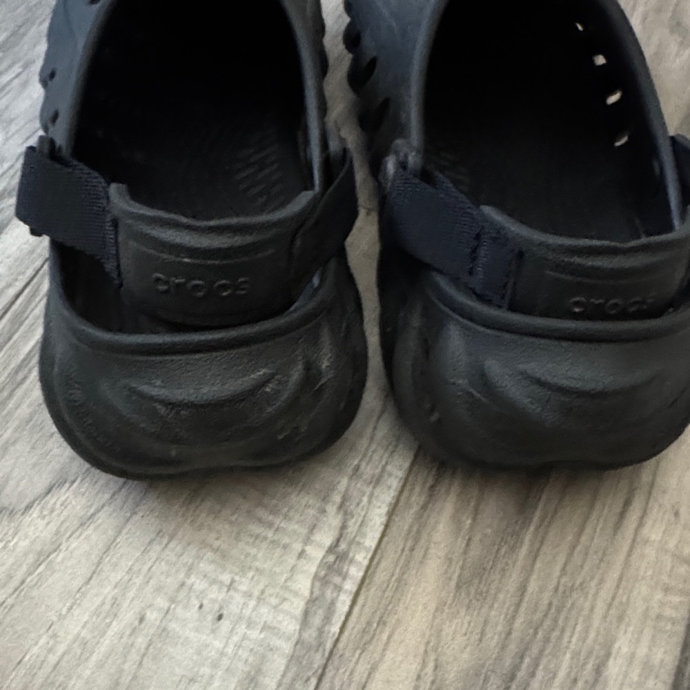 CROCS Black Textured Clogs Echo J6 - Picture 3 of 15